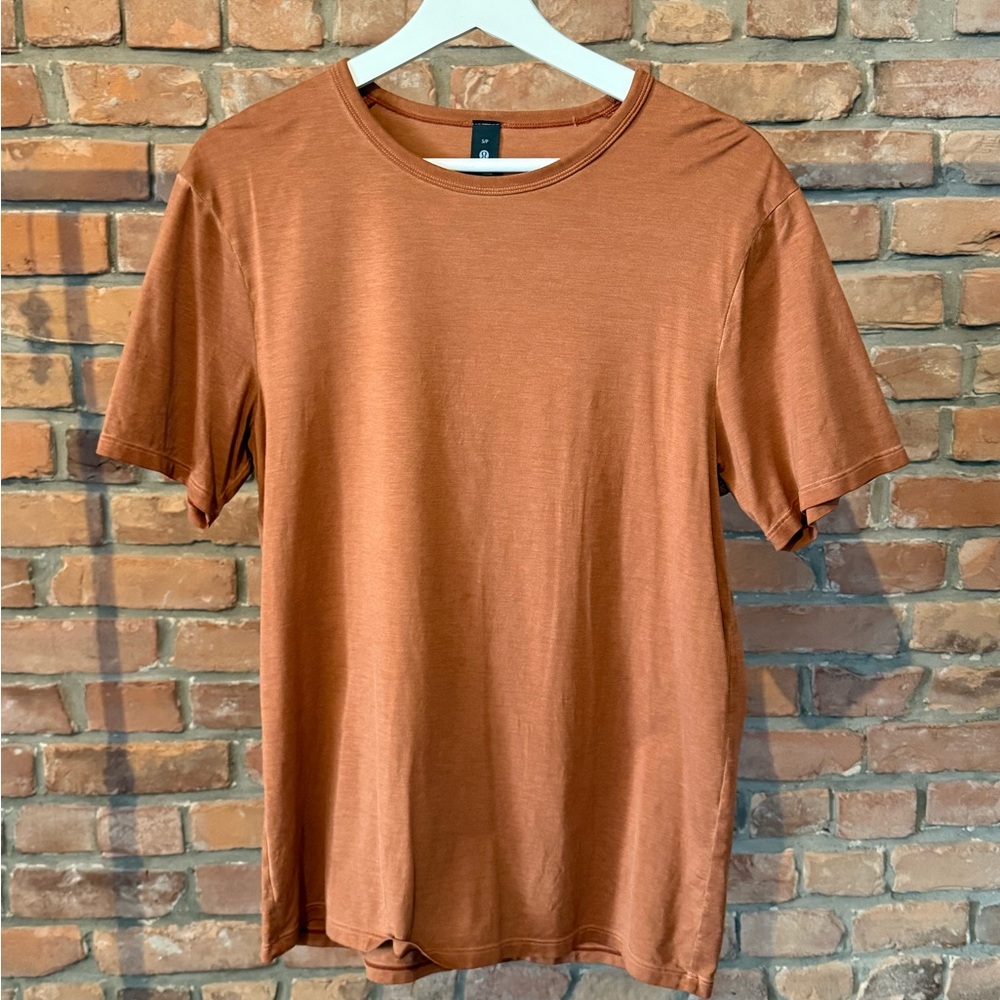Lululemon T-Shirt - Picture 2 of 3